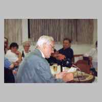 080-2246 13. Treffen vom 4.-6. September 1998 in Loehne - Heimatabend in gemuetlicher Runde mit Gustav Gutzeit und Werner Bessel.JPG